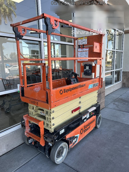 2021 JLG ES1932