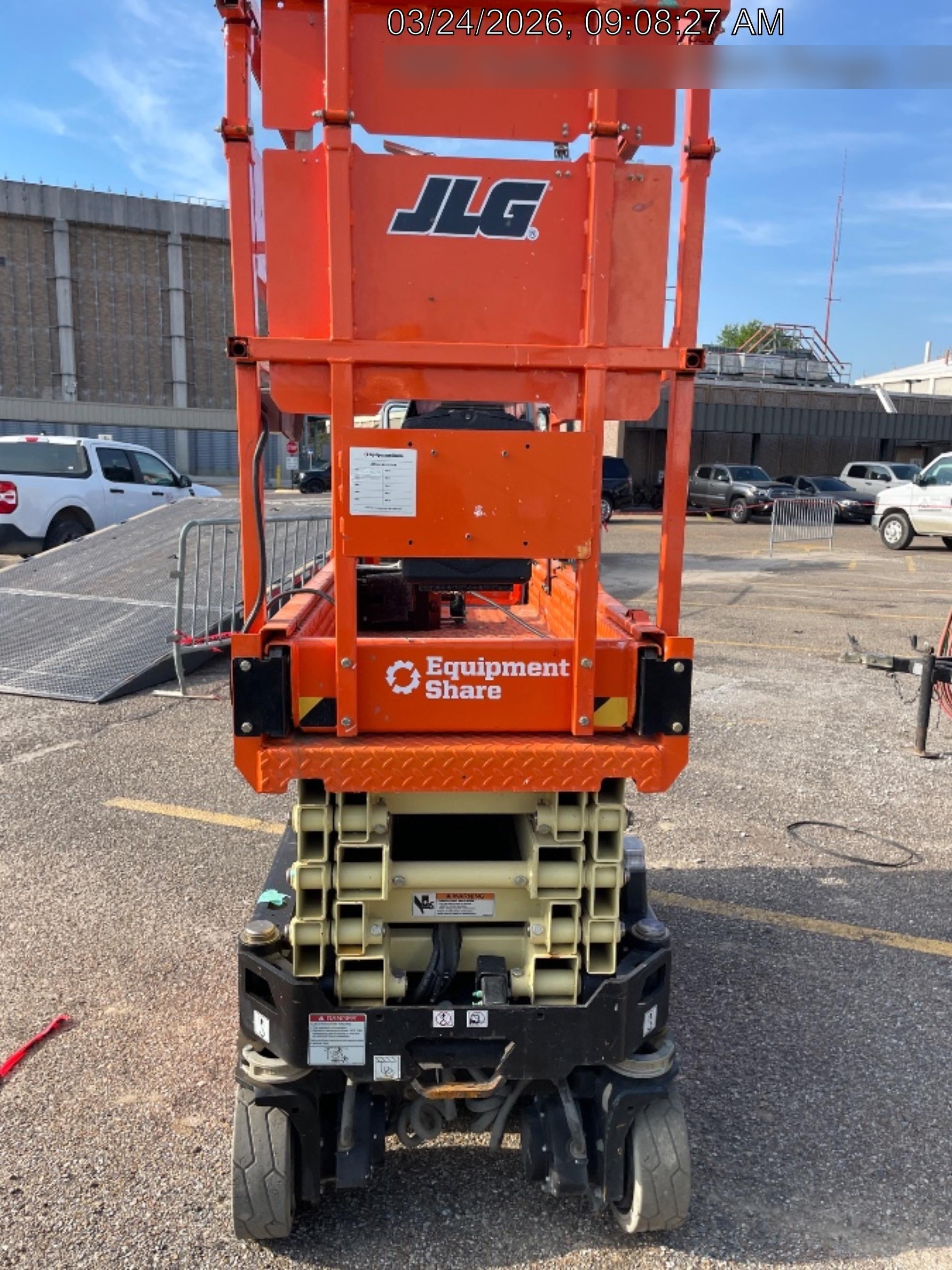 2024 JLG ES1932