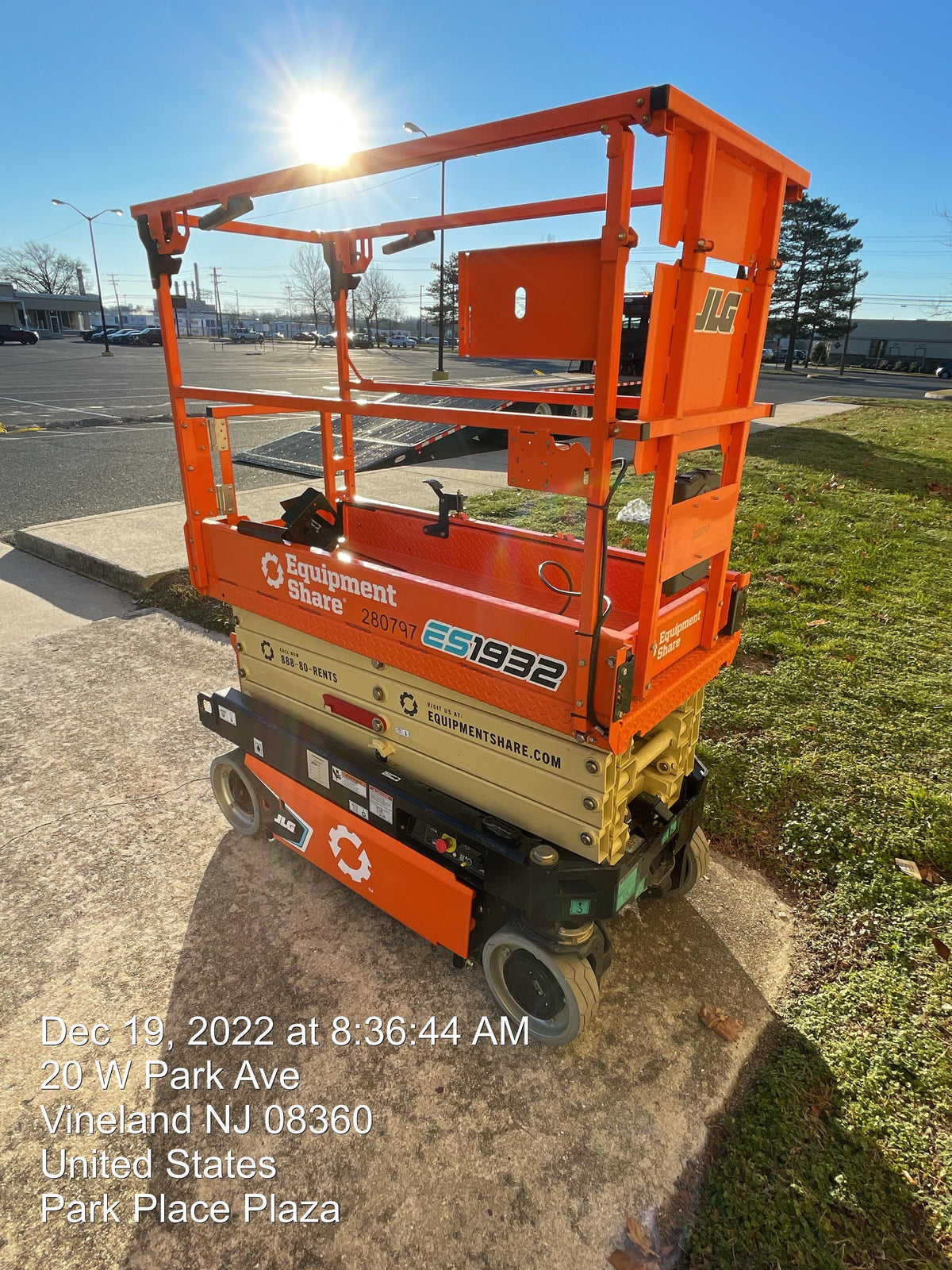 2022 JLG ES1932