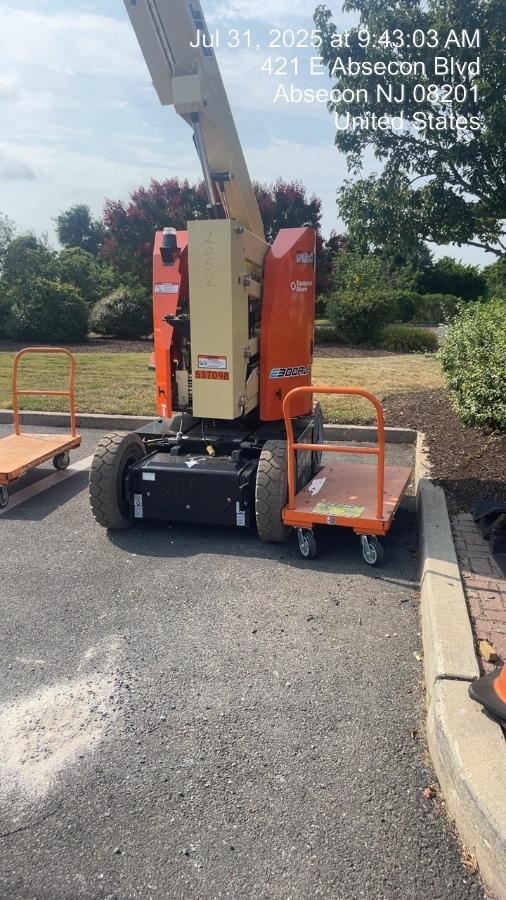 2025 JLG E300AJP