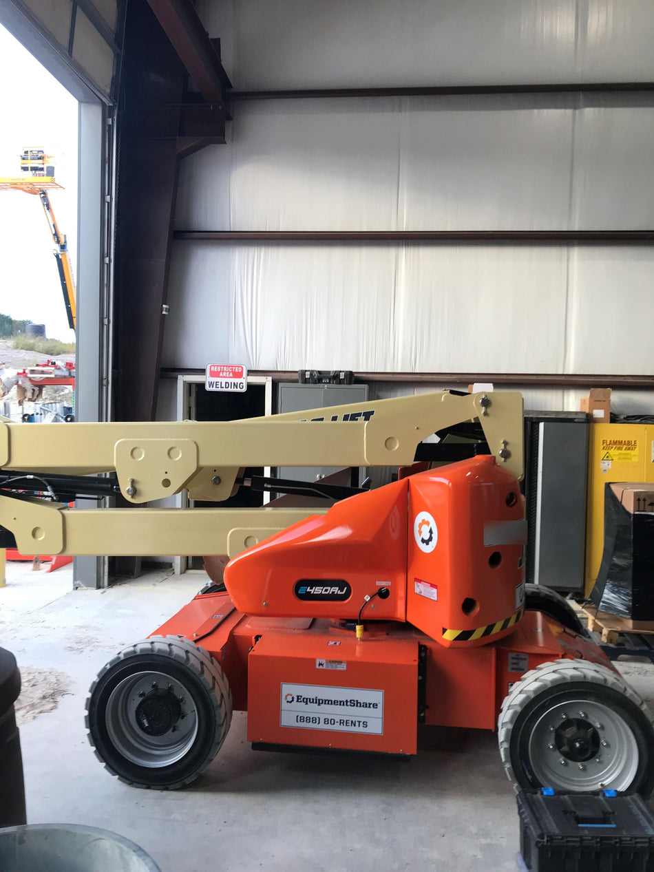 2022 JLG E450AJ