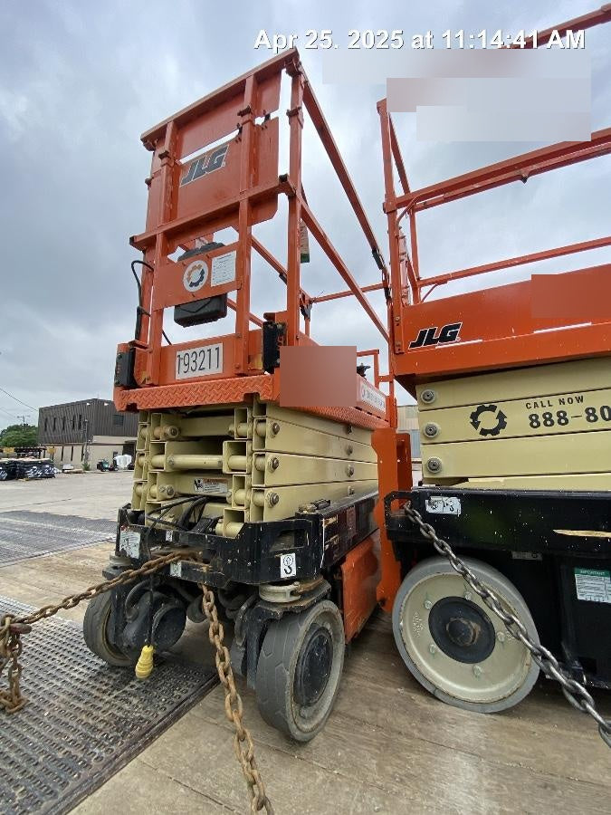 2021 JLG ES1932