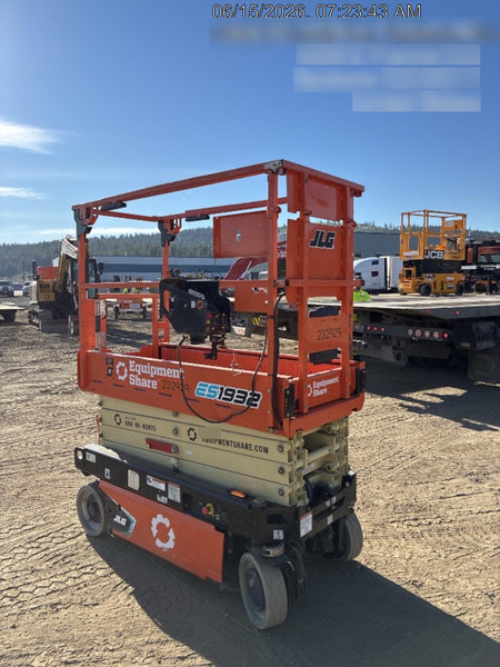 2022 JLG ES1932