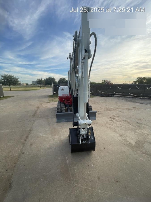 2025 TAKEUCHI 24" Bucket Takeuchi