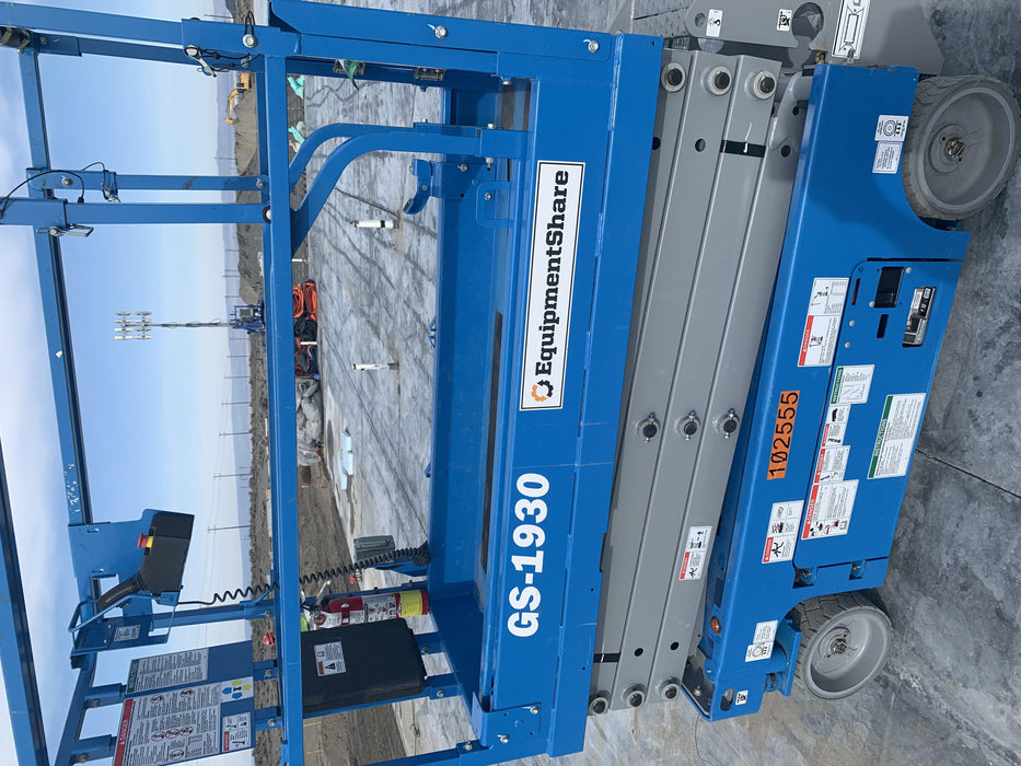 2020 Genie GS-1930 Solid Non Marking Tires, Beacon, Folding rails with half height swing gate, 800W Inverter