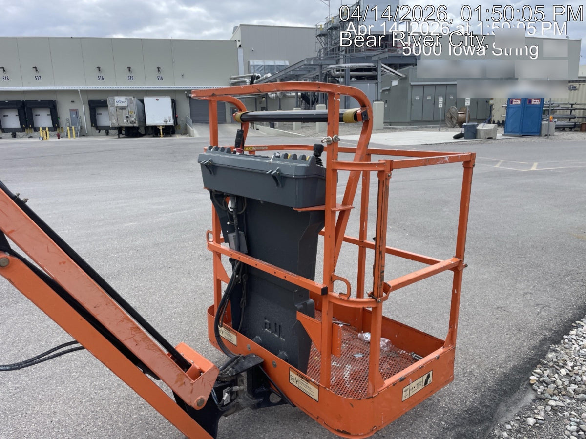 2019 JLG E400AJPN