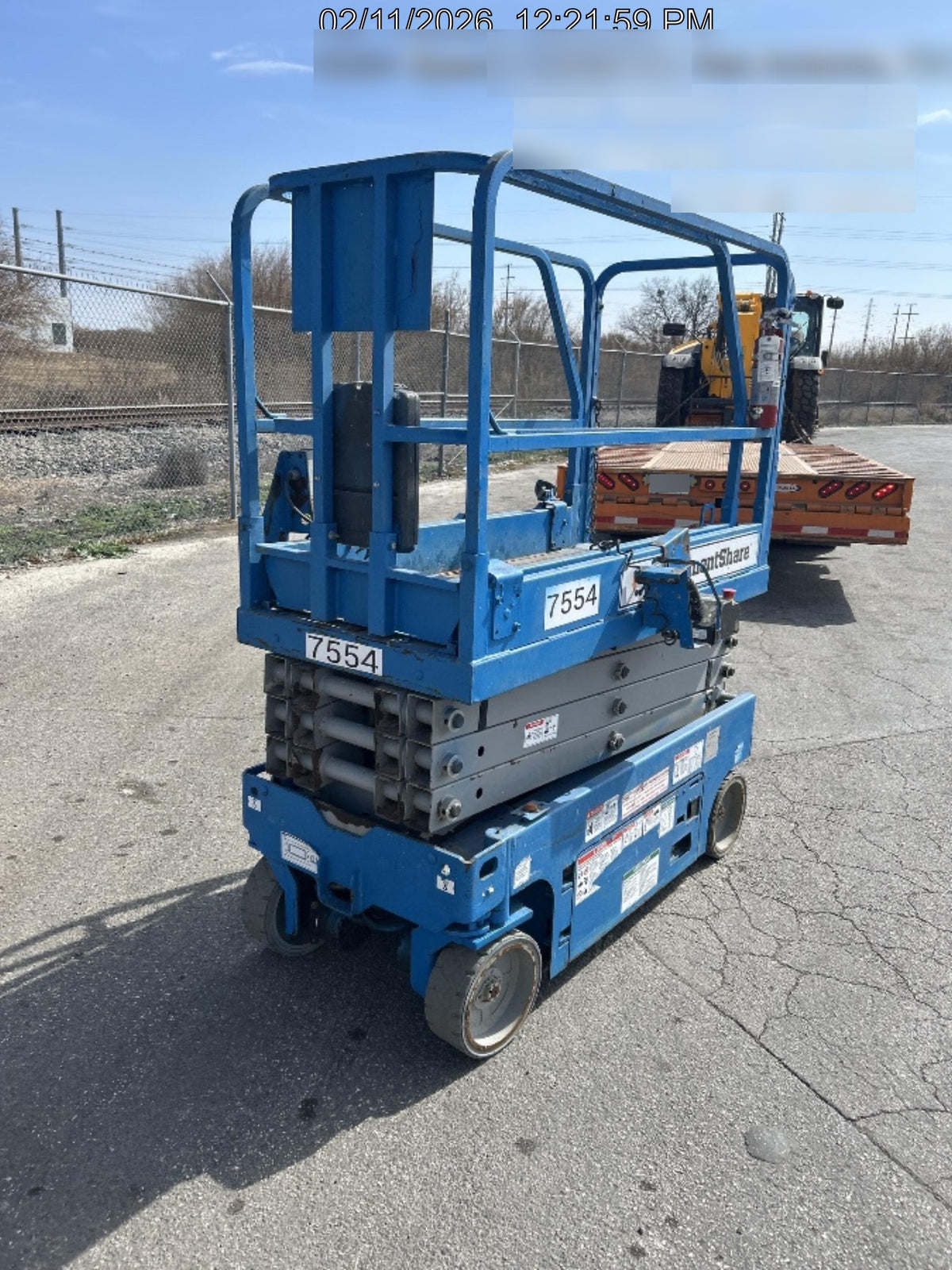 2017 Genie GS-1930 Genie GS-1930 Lift w/Fixed Rail and Chain Entry