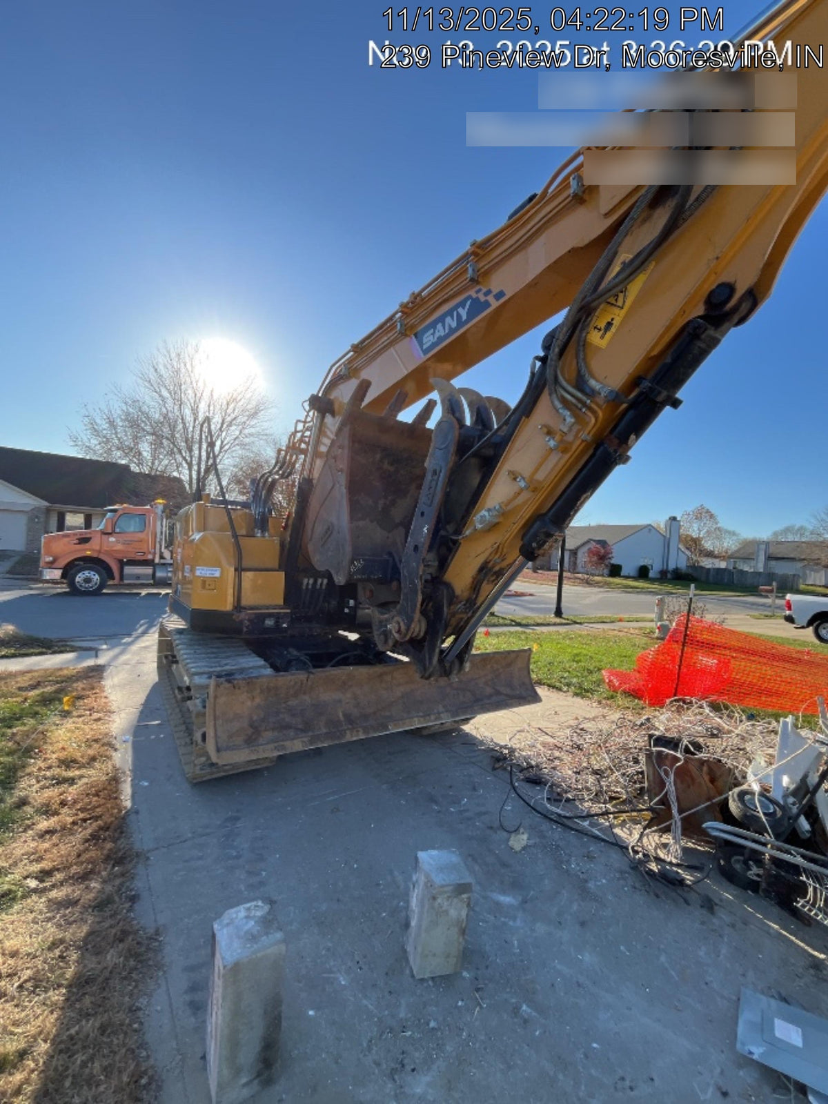 2023 SANY 42" Bucket, 25-35K Excavator - Sany