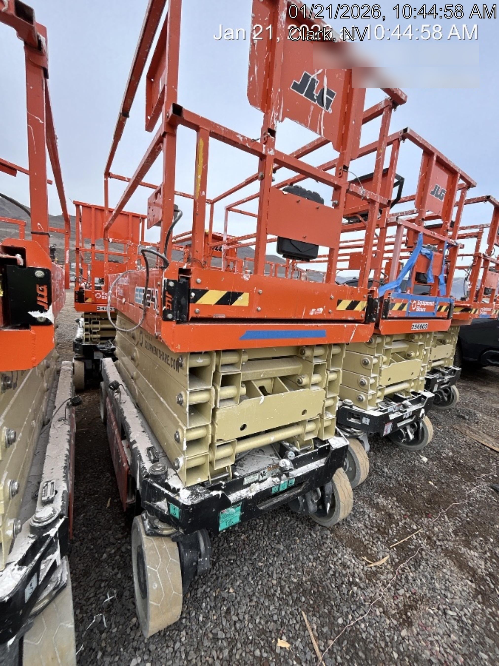 2022 JLG ES3246