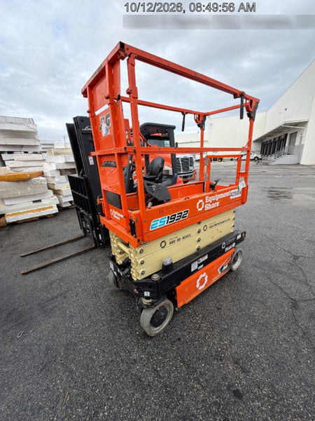 2024 JLG ES1932
