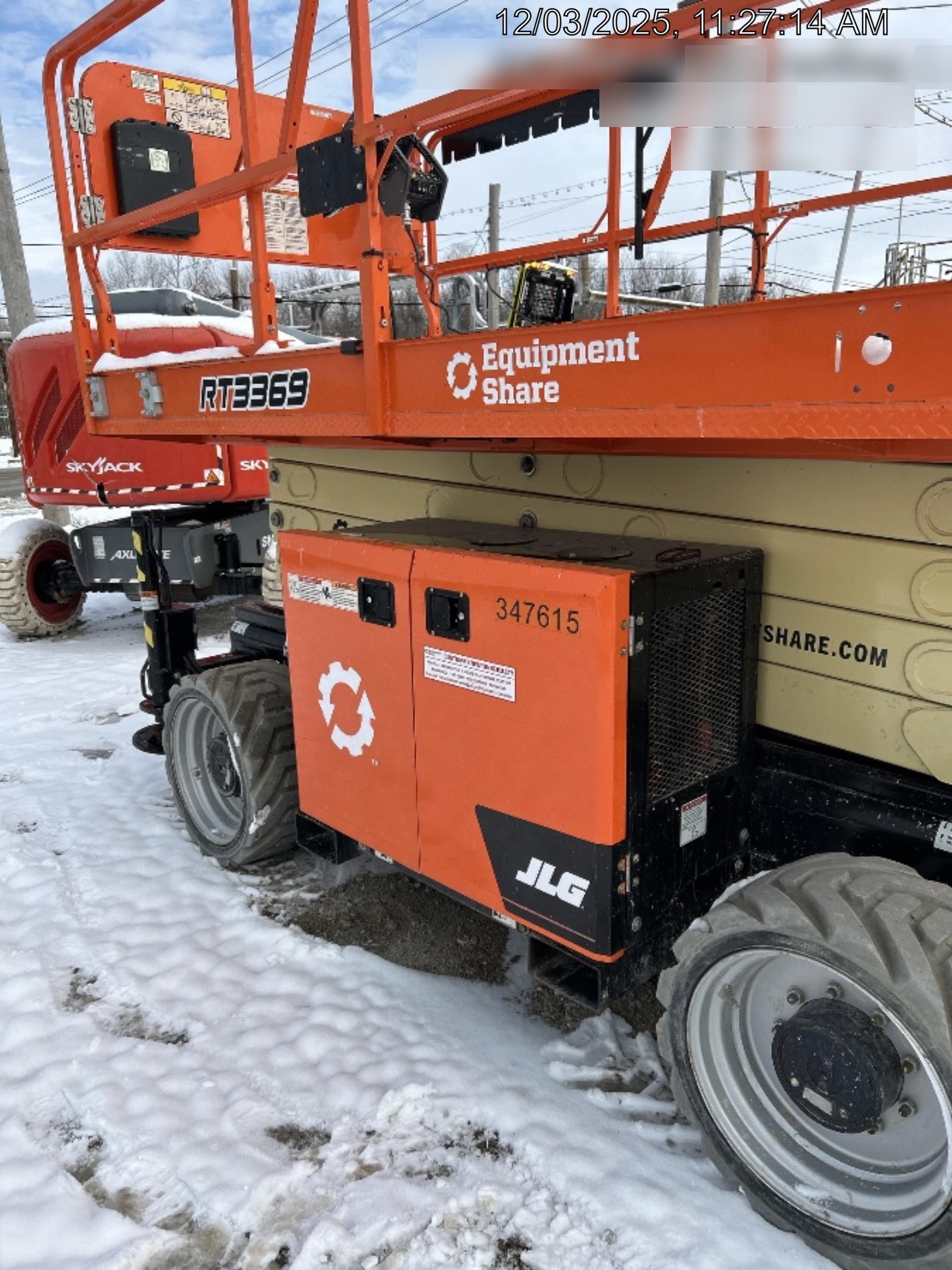 2023 JLG RT3369