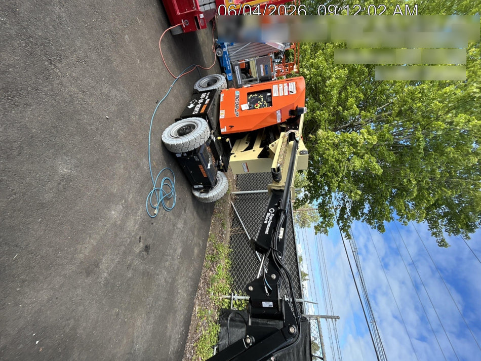 2025 JLG E300AJP