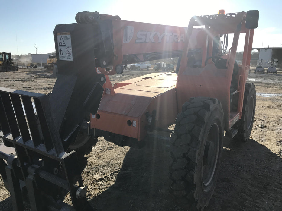2019 Skytrak 6036 Canopy, Solid Tires, LED Work Lights, Beacon 50" Carriage, 48" Pallet Forks