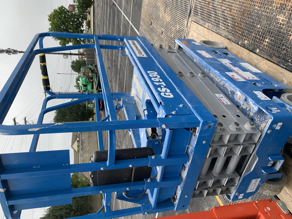 2019 Genie GS-1930 Fixed Rails with Chain Entry