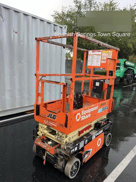 2022 JLG ES1330L