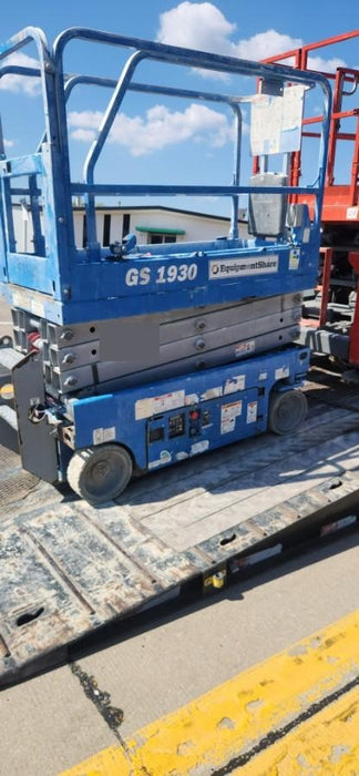 2020 Genie GS-1930 Solid Non Marking Tires, Beacon, Folding rails with half height swing gate