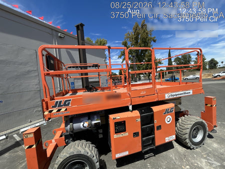 2021 JLG 330LRT