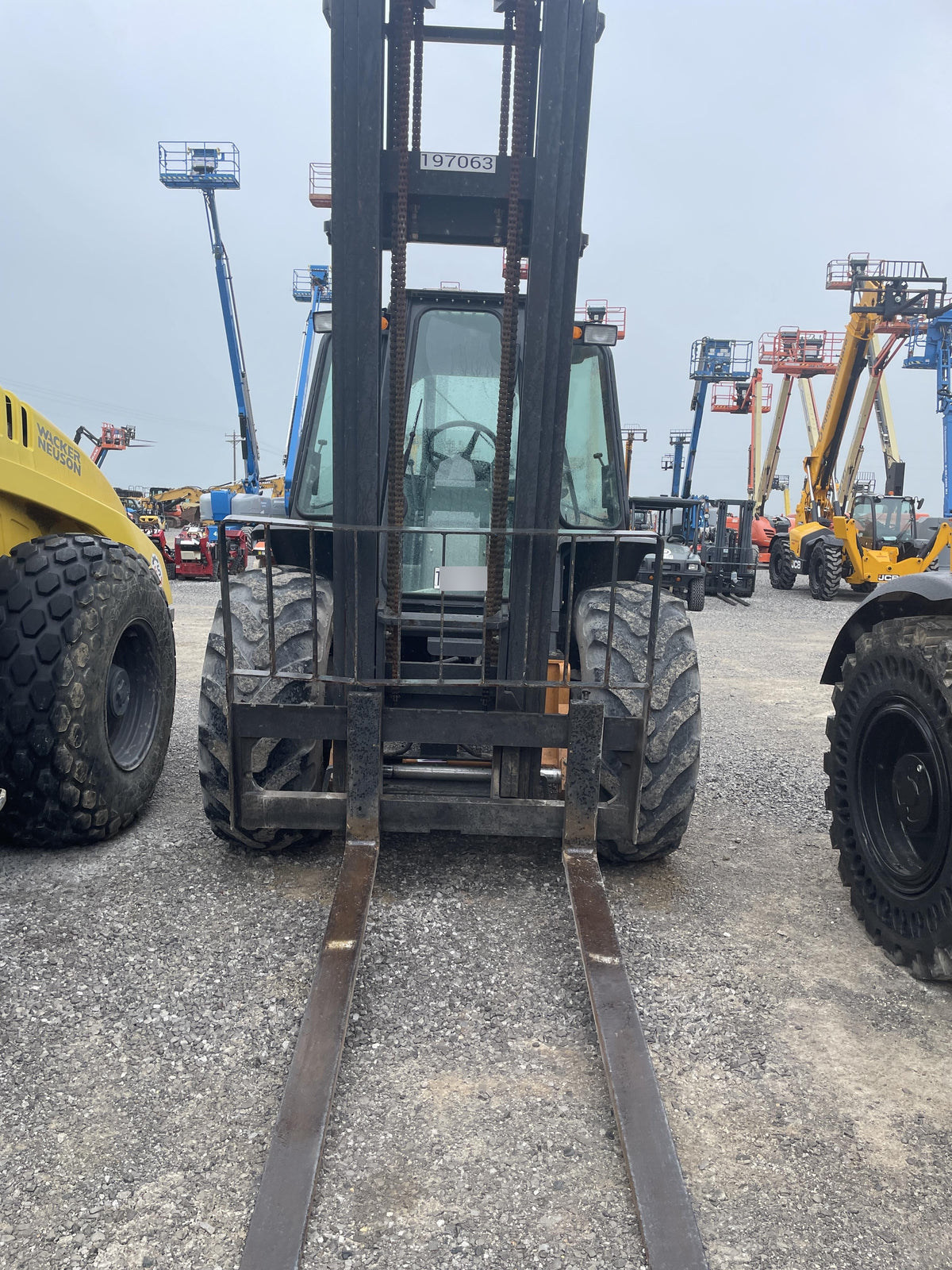 2021 CASE 586H