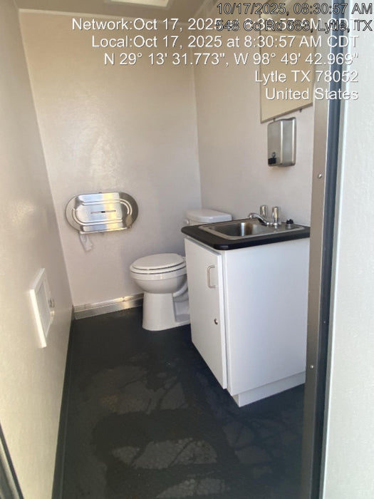 2025 NATIONAL RESTROOM TRAILERS NRT4MDS