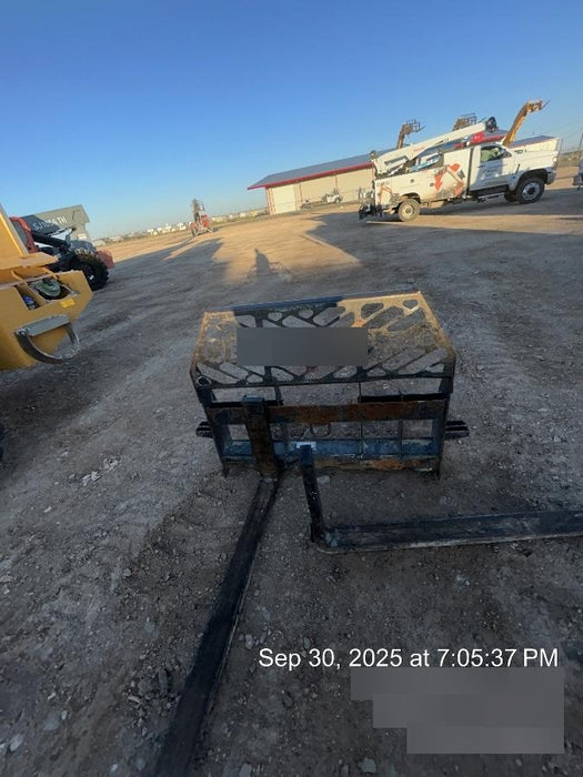 2021 PALADIN 48" Pallet Forks - Paladin