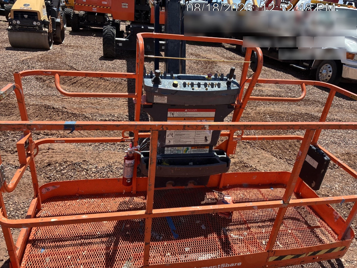 2023 JLG 860SJ
