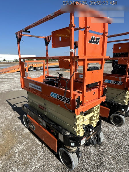 2021 JLG ES1932