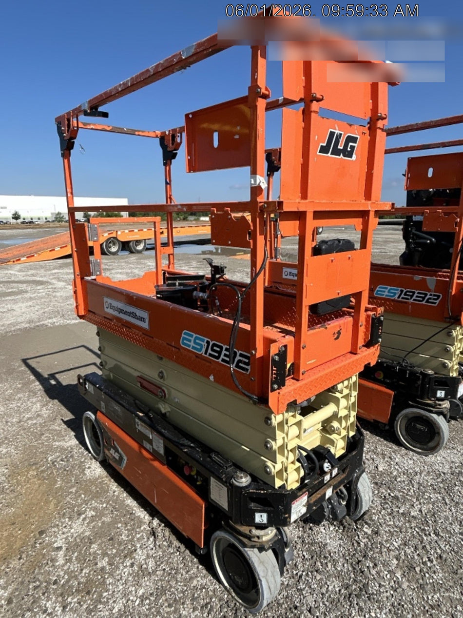 2021 JLG ES1932