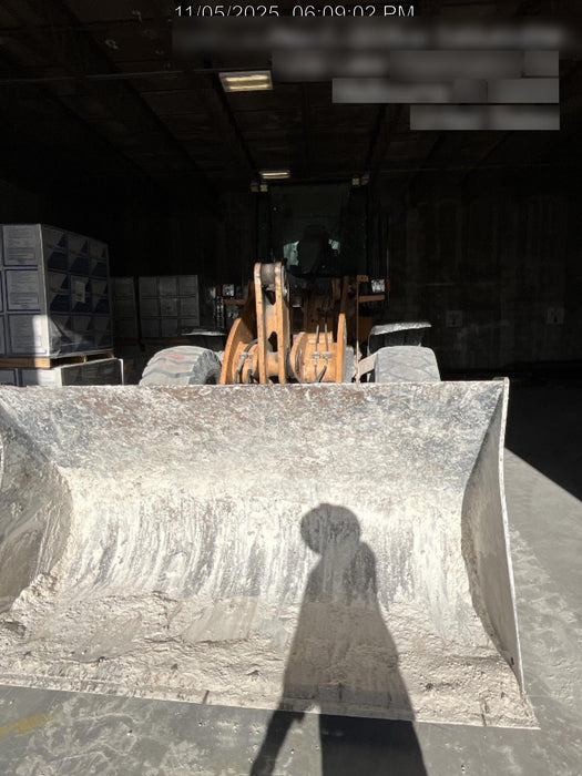 2016 Case 721F CLOSED CAB, JRB 416 STYLE HYD COUPLER