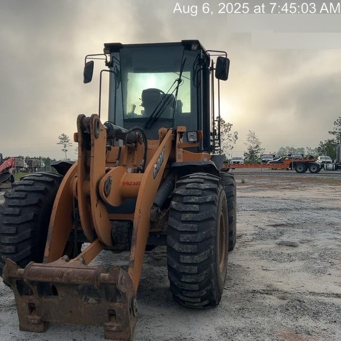 2016 Case 621F CLOSED CAB, JRB 416 STYLE HYD COUPLER