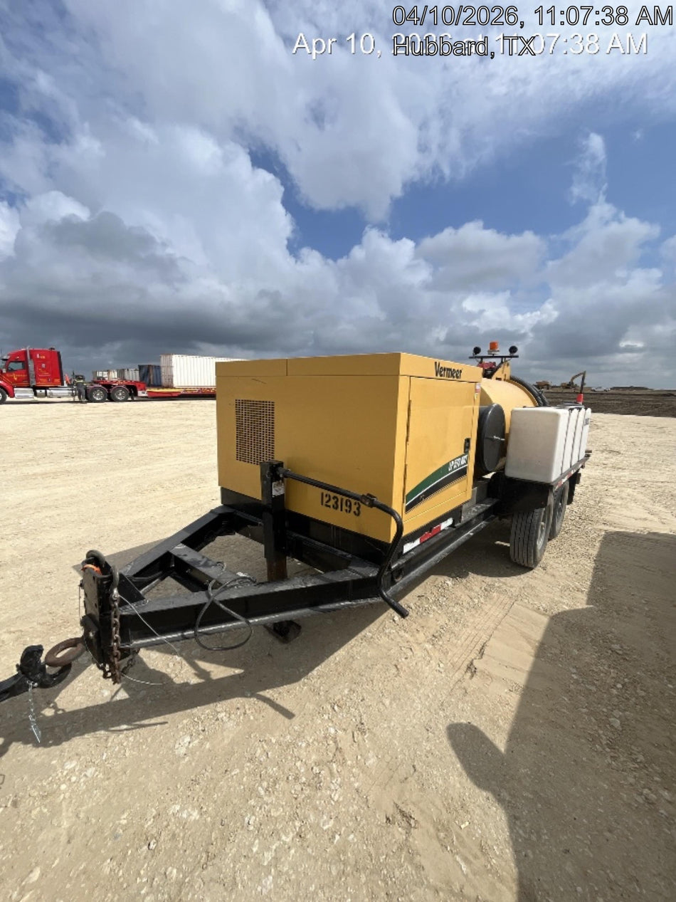2021 Vac-Tron LP573XDT 500 Gallon Debris Tank w/ Hydraulic Tilt, two (2) 100 Gallon Water Tanks, Low Profile Torsion Axles (12,000 GVWR)