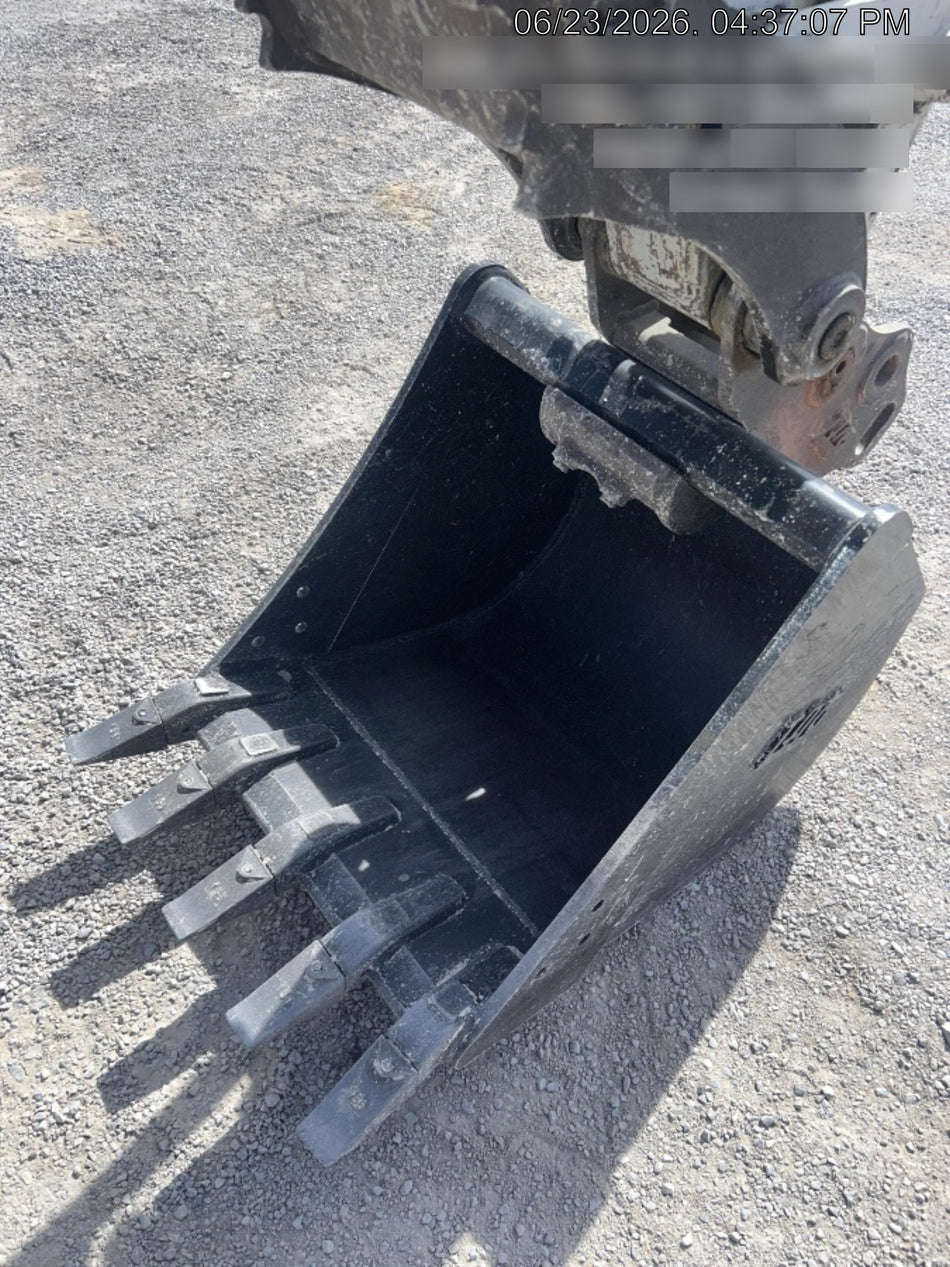 2025 TAKEUCHI 24" Bucket Takeuchi