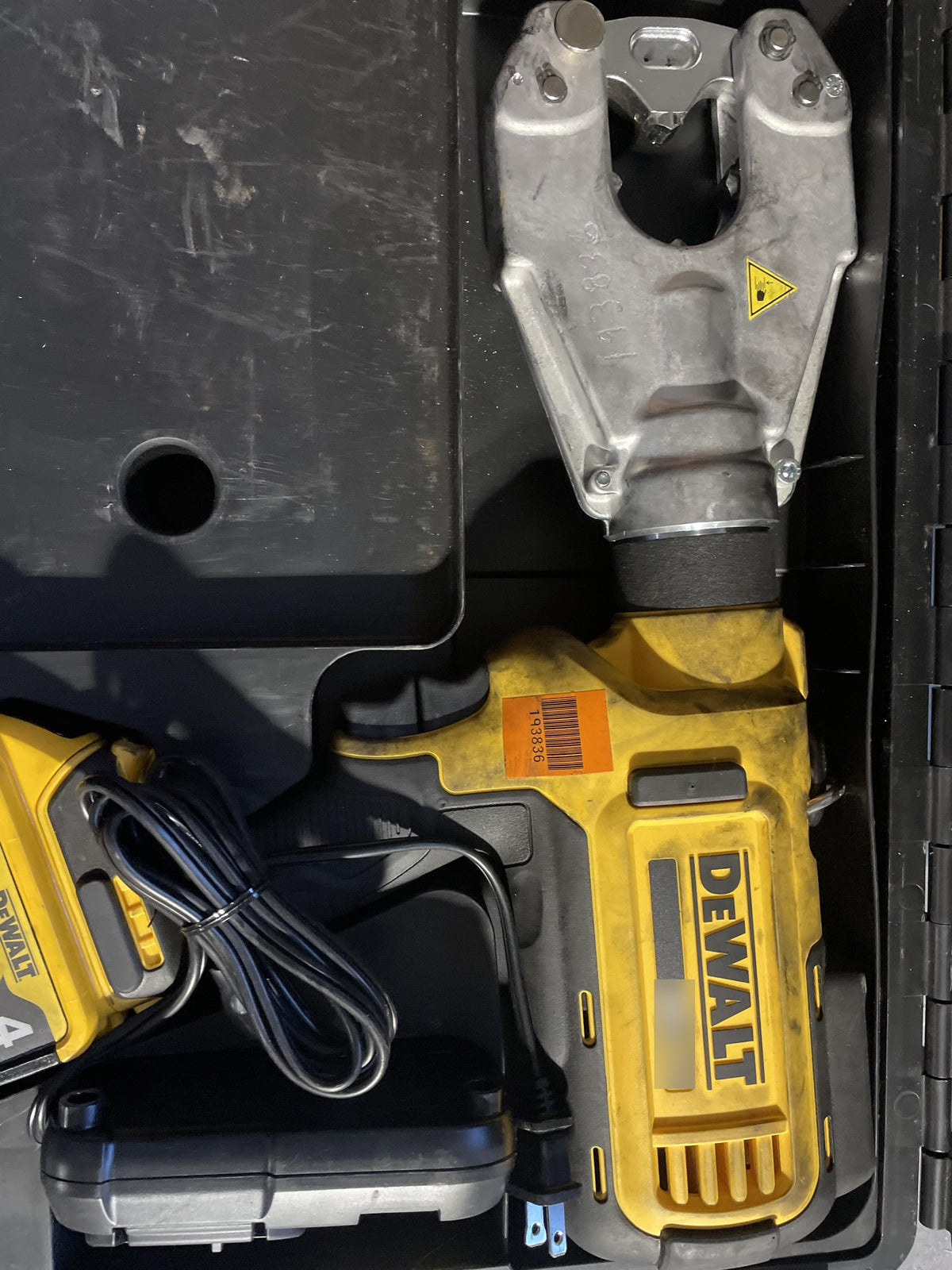 2021 DEWALT DCE350M2