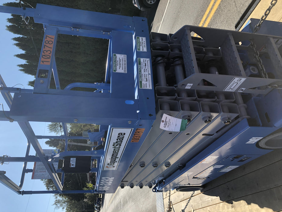 2020 Genie GS-3232 Standard, Folding half height swing gate, 800W Inverter