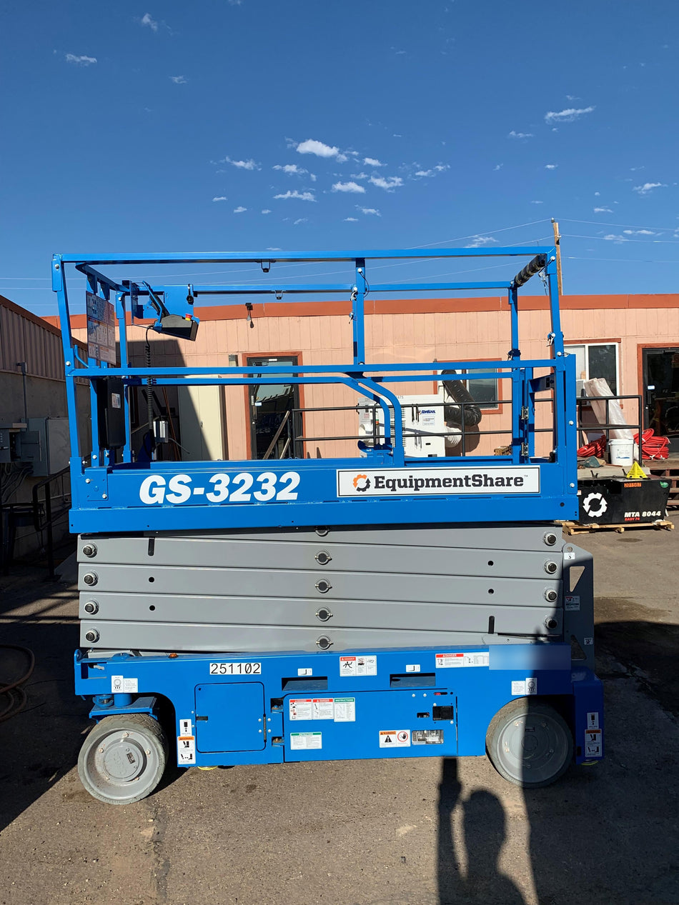 2022 GENIE GS-3232