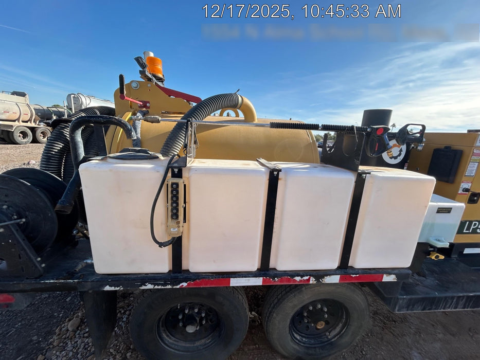 2022 Vac-Tron LP573XDT T4 Koehler Diesel Engine, 500 Gallon Debris Tank, x2 100 Gallon Water Tanks