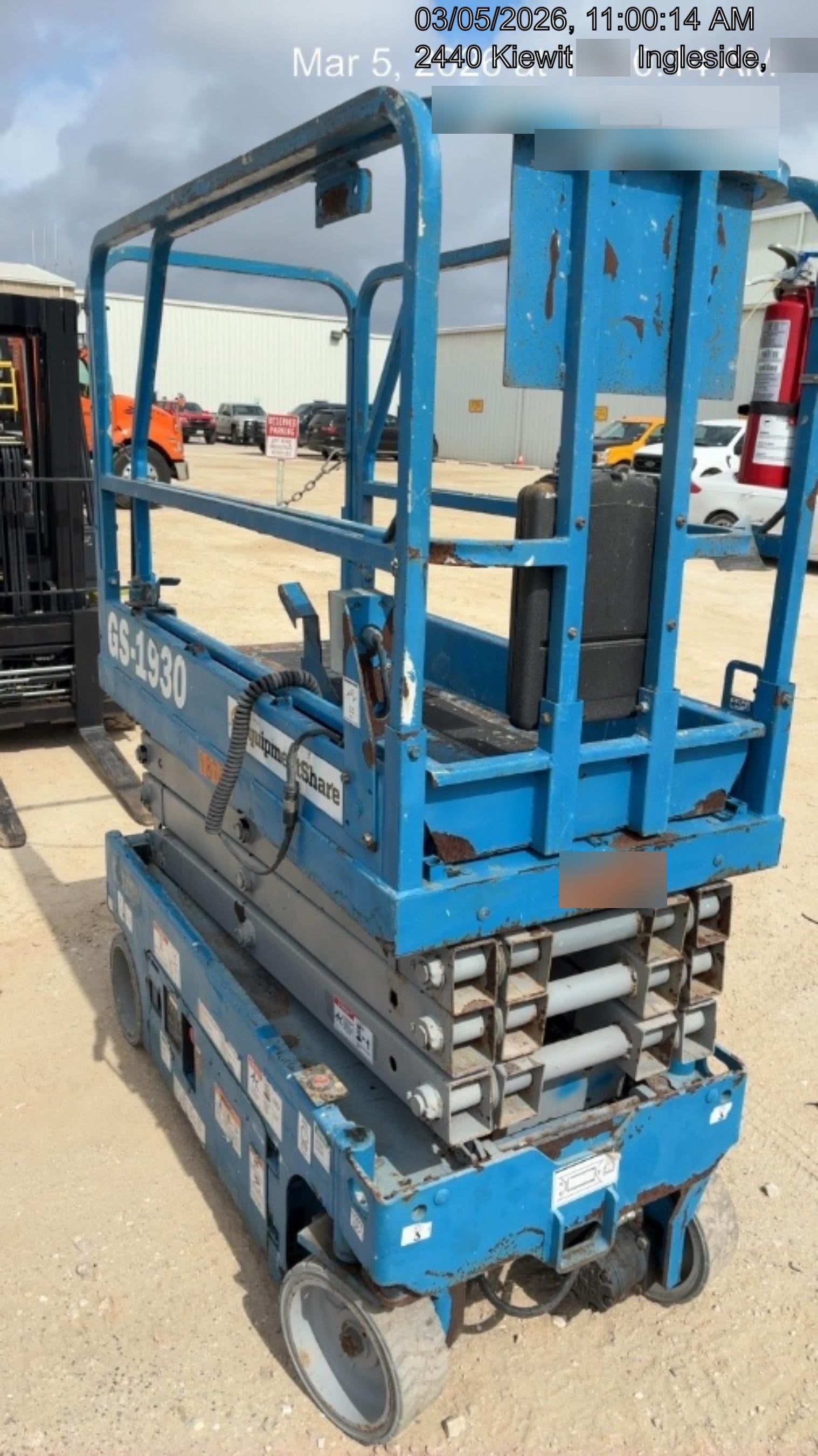 2017 Genie GS-1930 Genie GS-1930 Lift w/Fixed Rail and Chain Entry