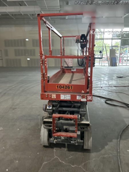 2020 Skyjack SJIII-3220 Solid NM Tires, Half height spring hinged entry gate, Dual Beacons, 6' Powered Extension Deck