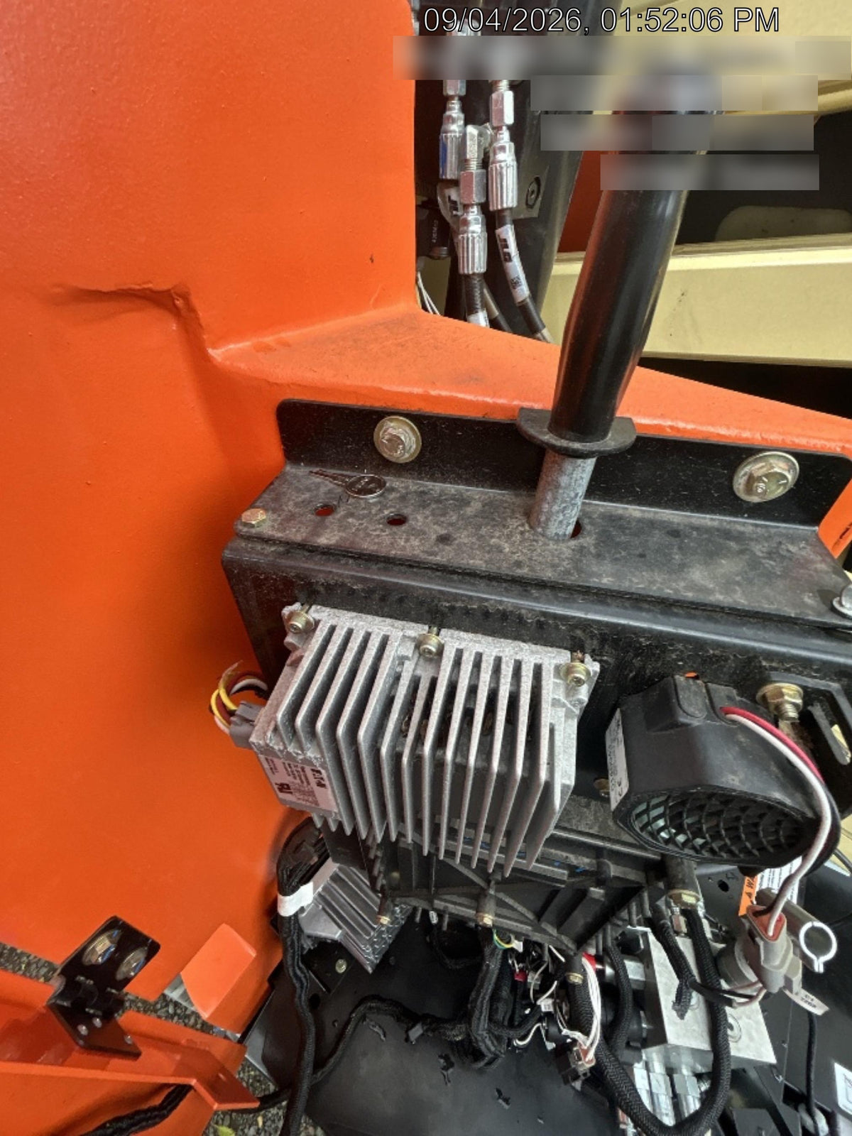 2025 JLG E300AJP