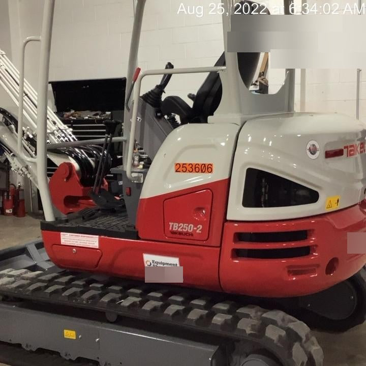 2022 TAKEUCHI TB250-2R