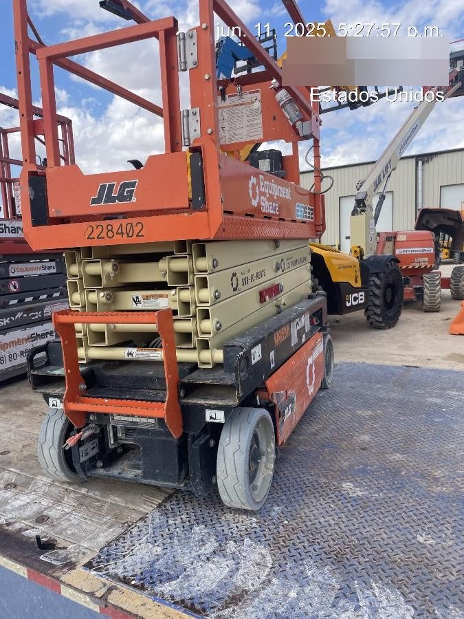 2022 JLG ES1932