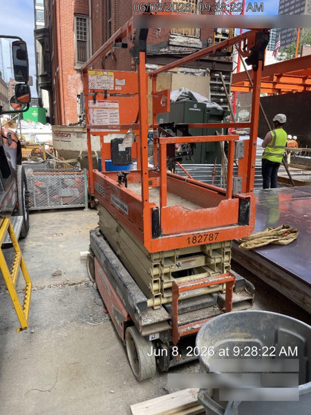 2021 JLG ES1932