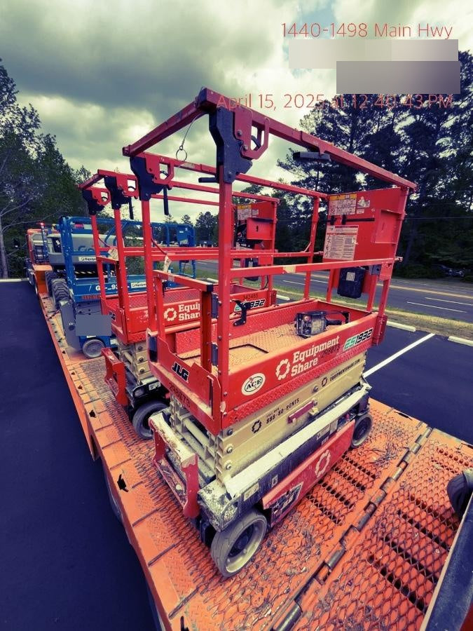 2023 JLG ES1932