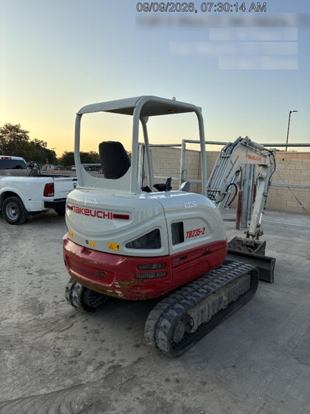2025 TAKEUCHI TB235-2R