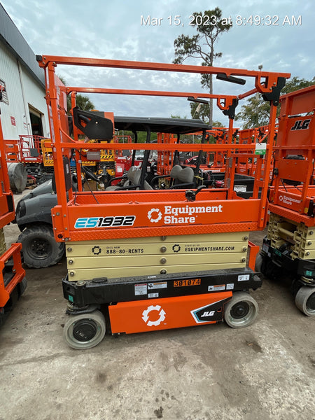 2023 JLG ES1932