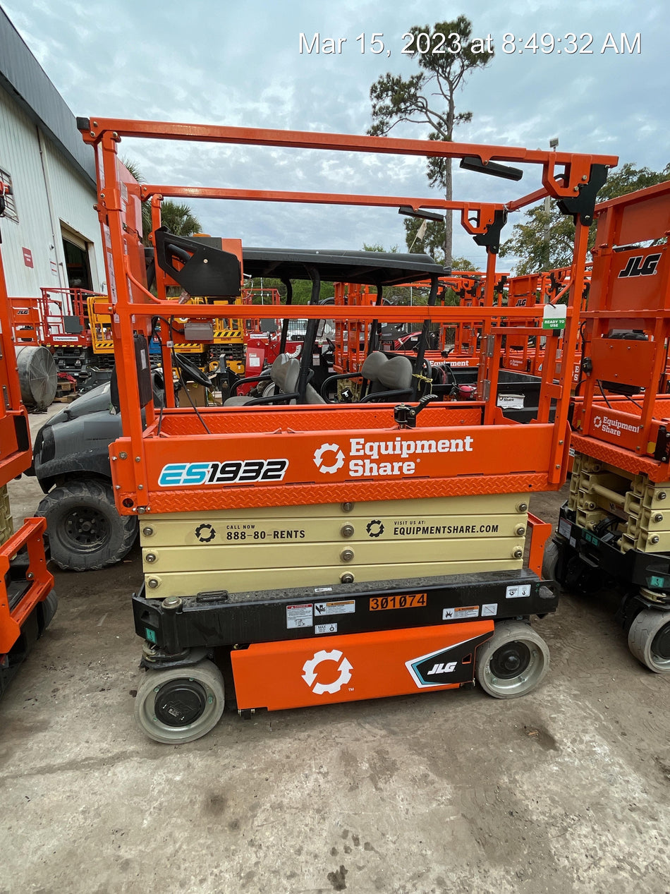 2023 JLG ES1932