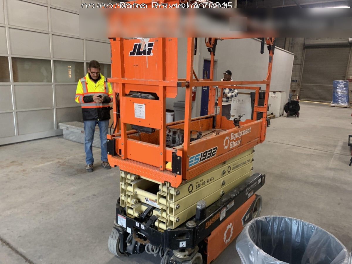 2024 JLG ES1932