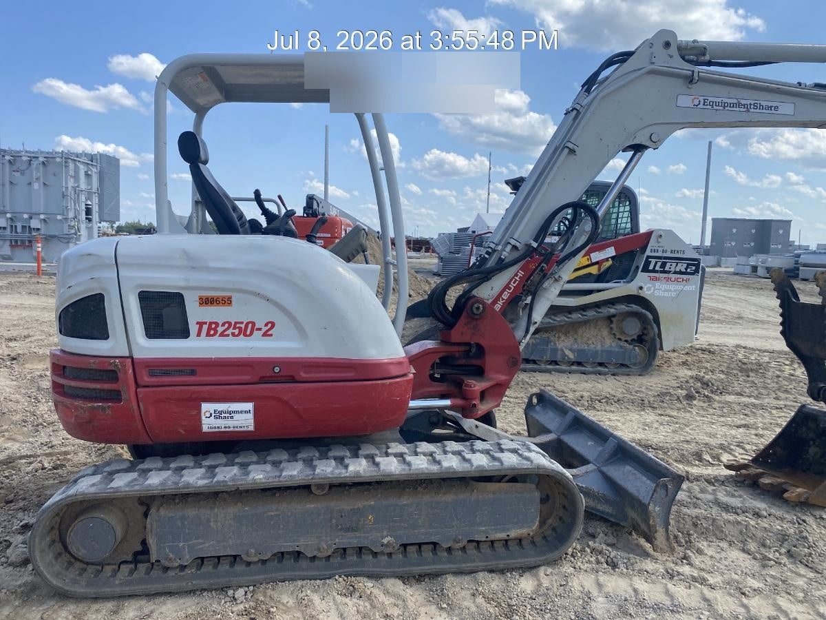2023 TAKEUCHI TB250-2R