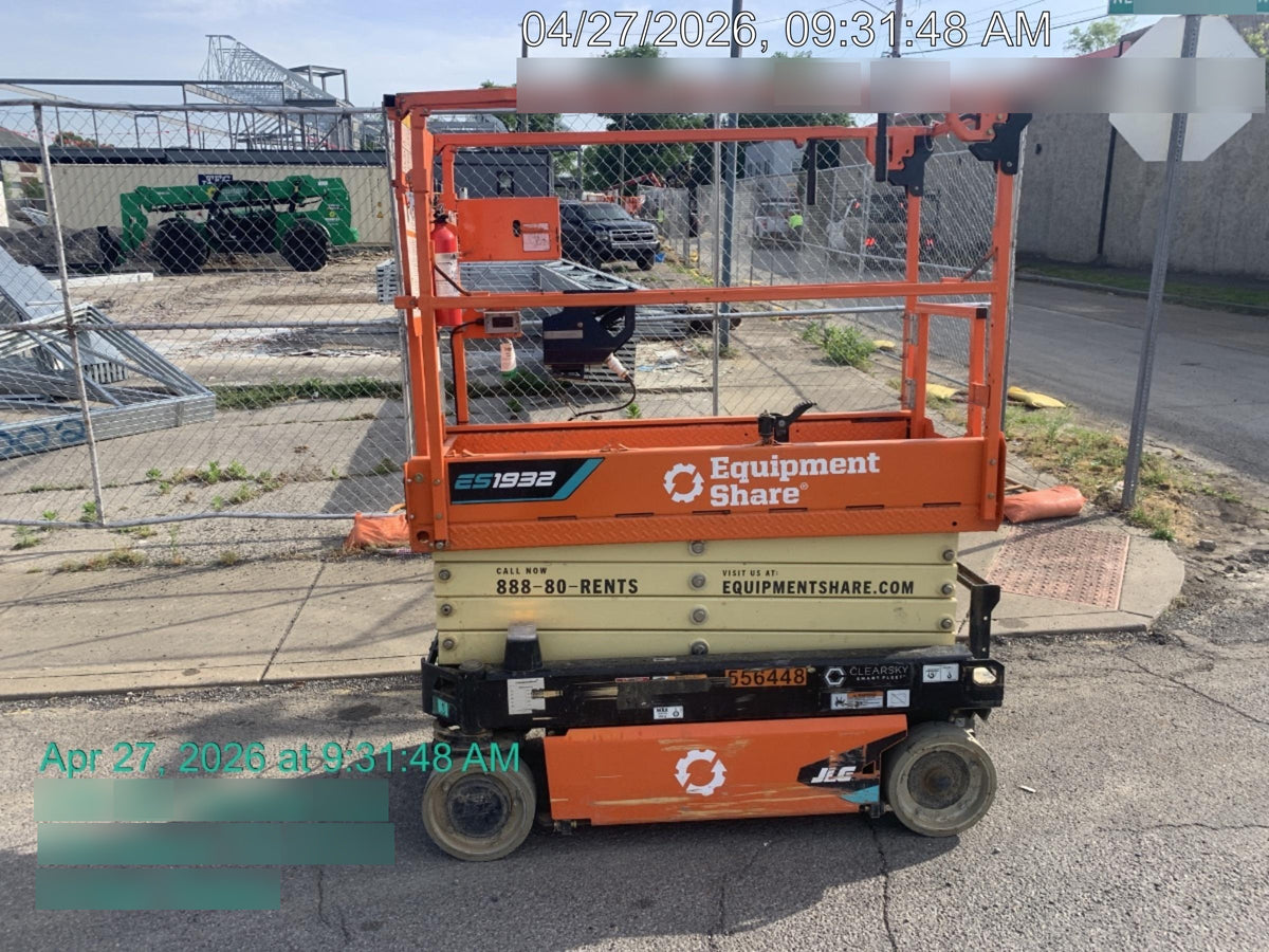 2025 JLG ES1932