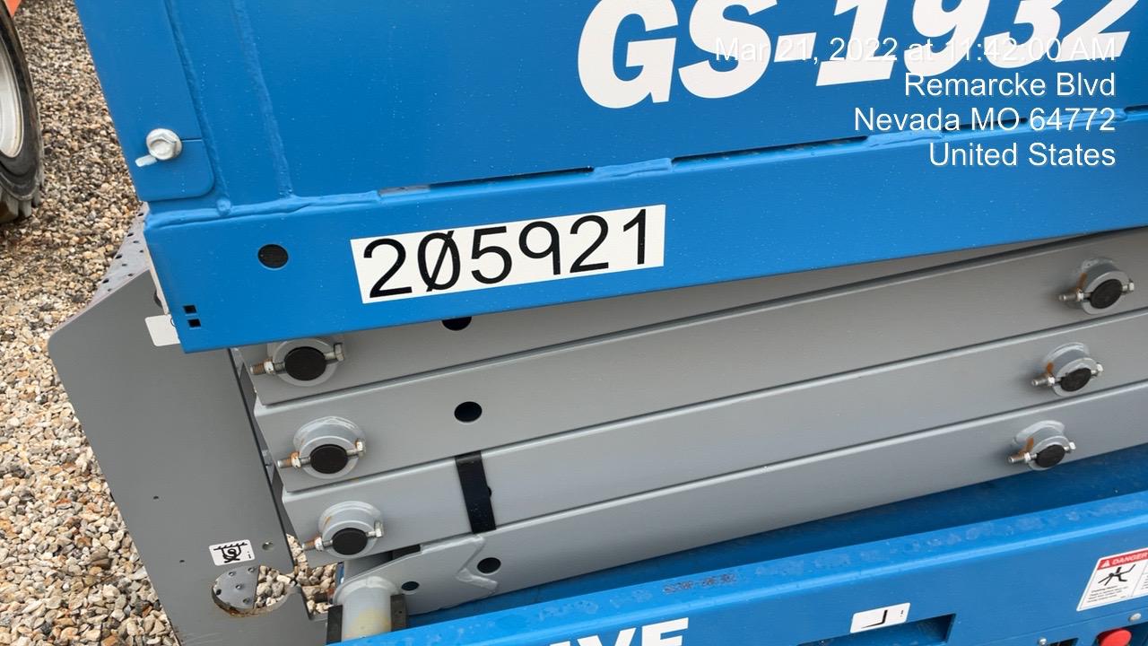 2022 GENIE GS-1932