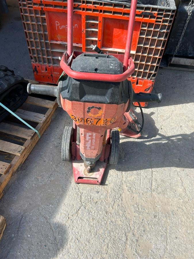 2023 HILTI TE 3000-AVR